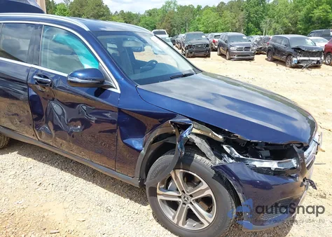 2018 Mercedes-Benz Glc 300 4Matic z USA, uszkodzony, nr VIN WDC0G4KB9JV054848